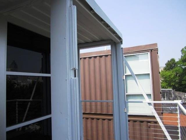 THE ATLANTA SHIPPING CONTAINER HOUSE 2.0 USA.