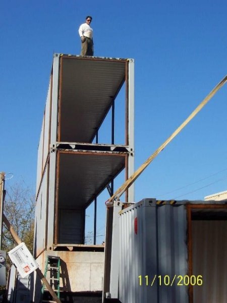 THE ATLANTA SHIPPING CONTAINER HOUSE 2.0 USA.