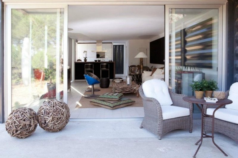 Casa El Tiemblo Shipping Container Home by James and Mau and Infiniski