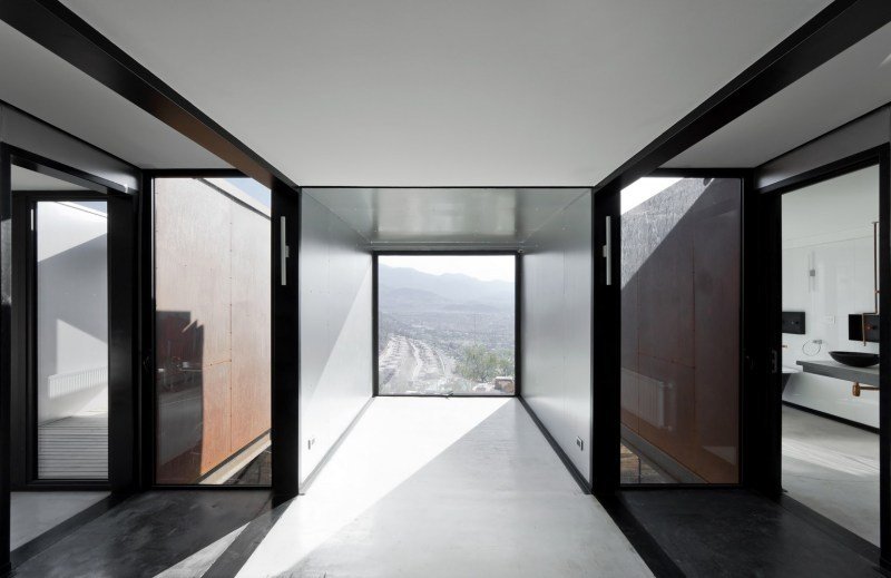 CATERPILLAR HOUSE - Shipping Eco Container Home