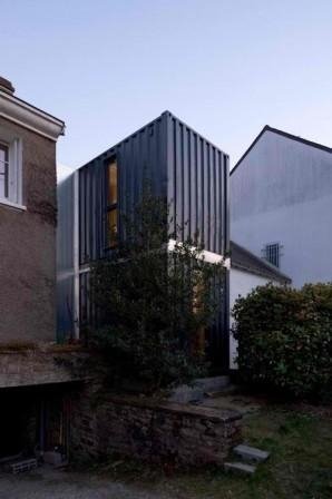 Contemporary House Extension From Shipping Containers