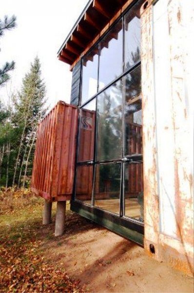 Holyoke Cabin: Off-Grid Shipping Container Home in Duluth, Minnesota