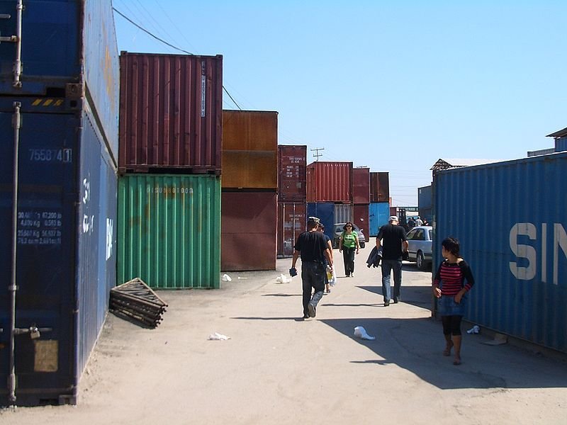 7,000 Shipping Containers Used to Create Bazaar in Kyrgyzstan