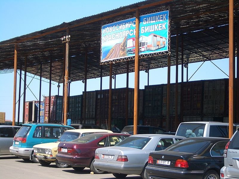 7,000 Shipping Containers Used to Create Bazaar in Kyrgyzstan
