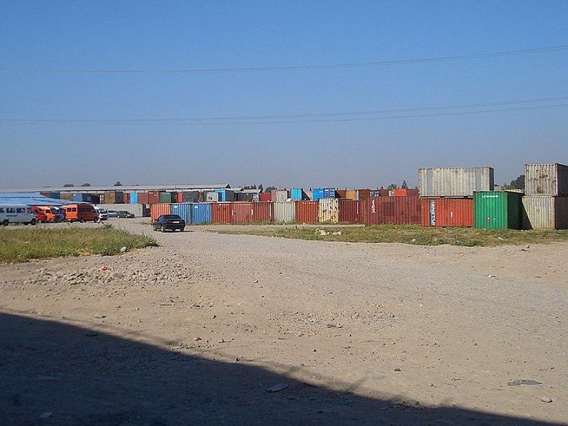 7,000 Shipping Containers Used to Create Bazaar in Kyrgyzstan