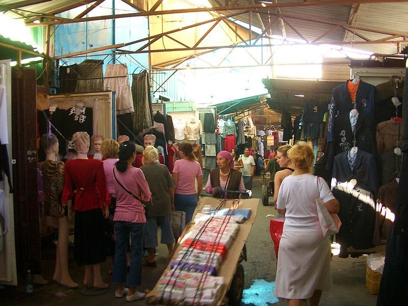 7,000 Shipping Containers Used to Create Bazaar in Kyrgyzstan