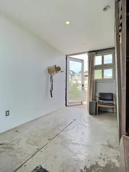 Mad Max Meets Fallout: A Texas Container Home Like No Other