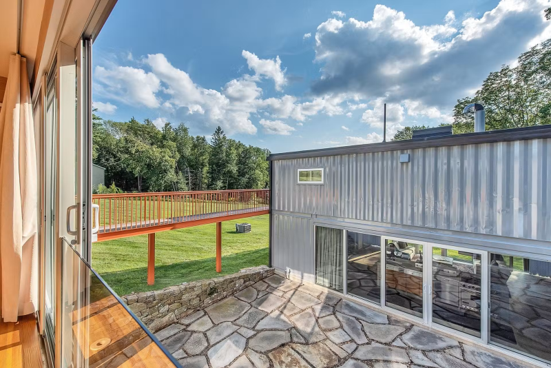 Adam Kalkin’s Shipping Container Home “Old Lady House” 2021