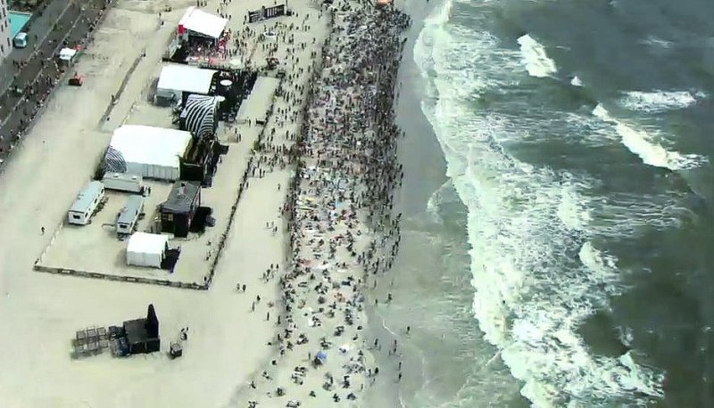 The Quiksilver Pro New York 2011 Shipping Container Structures