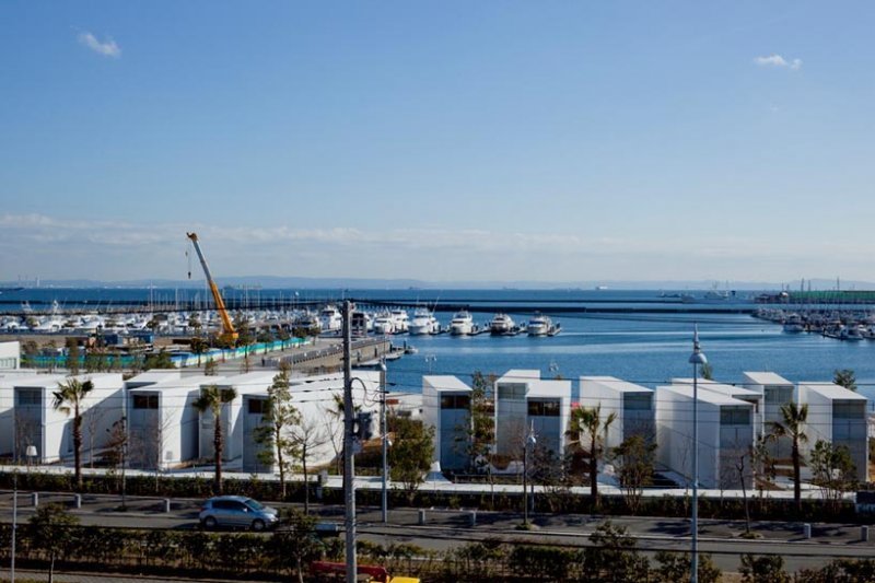 The Bayside Marina Hotel by Yasutaka Yoshimura Architects