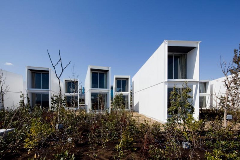 The Bayside Marina Hotel by Yasutaka Yoshimura Architects