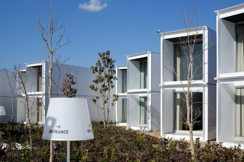 The Bayside Marina Hotel by Yasutaka Yoshimura Architects