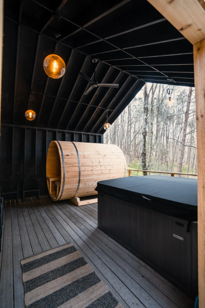 THE HYGGE BOX HOP, ROCKBRIDGE, OHIO, USA