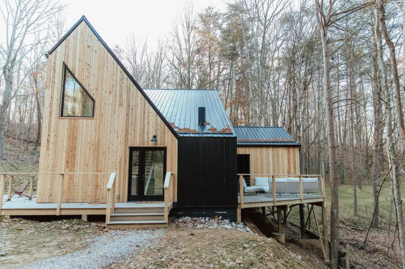 THE HYGGE BOX HOP, ROCKBRIDGE, OHIO, USA