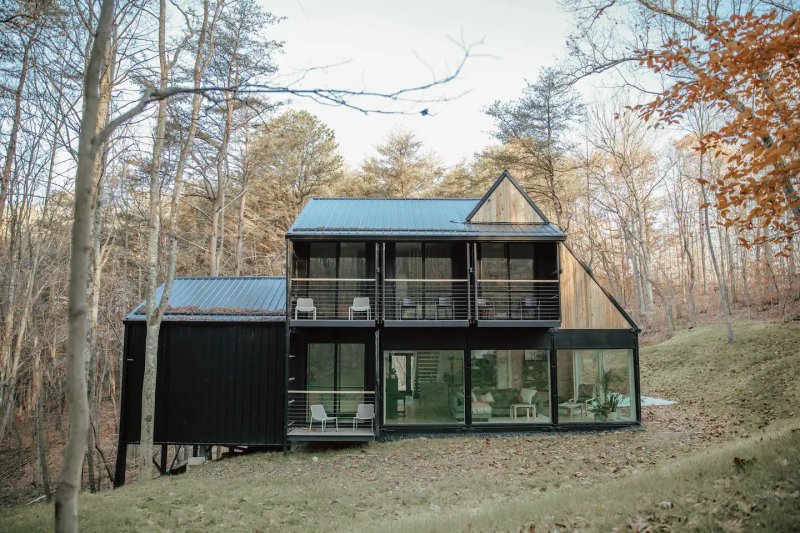 THE HYGGE BOX HOP, ROCKBRIDGE, OHIO, USA