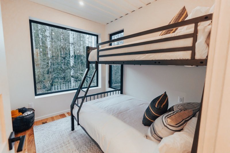 The Pacific Bin - Luxury Shipping Container Retreat - Sultan WA