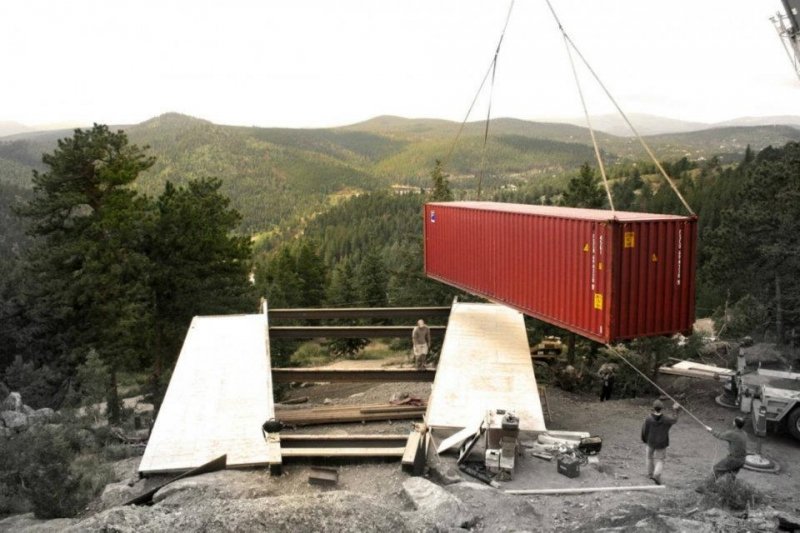 The Shipping Eco Container Home by Studio:HT