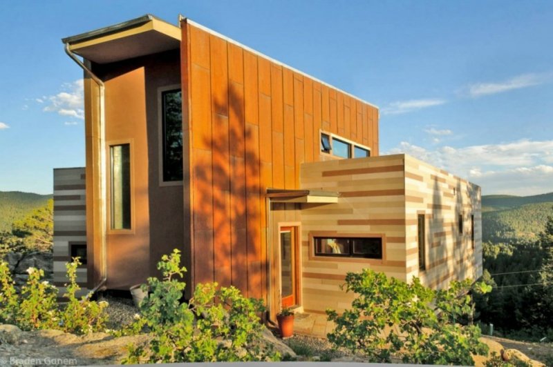 The Shipping Eco Container Home by Studio:HT
