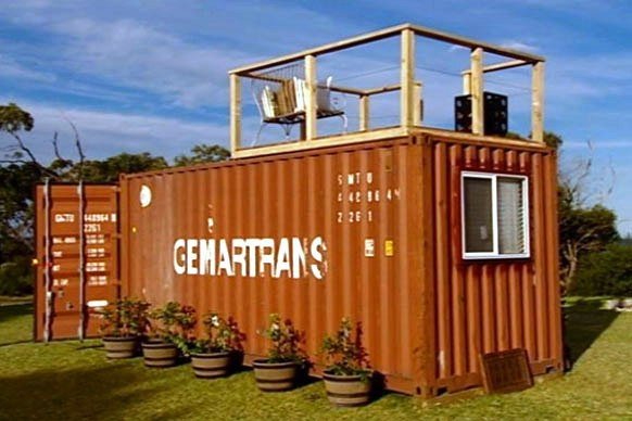 TOP DESIGN? SHIPPING CONTAINER ARCHITECTURE MEETS A REALITY TV SHOW