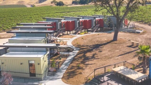 shipping-container-geneseo-inn_resize_md